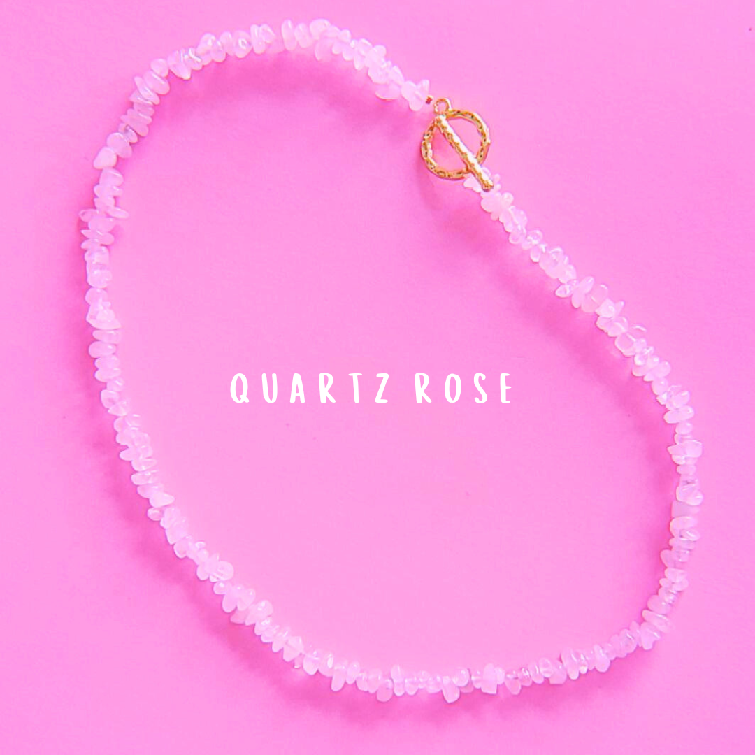 COLLIER ORNÉ DE CRISTAUX