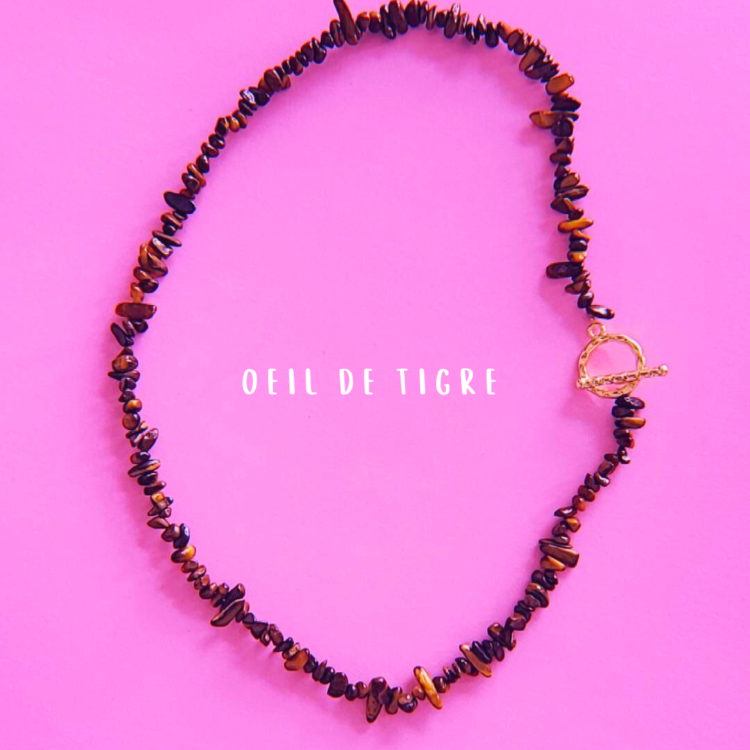 COLLIER ORNÉ DE CRISTAUX