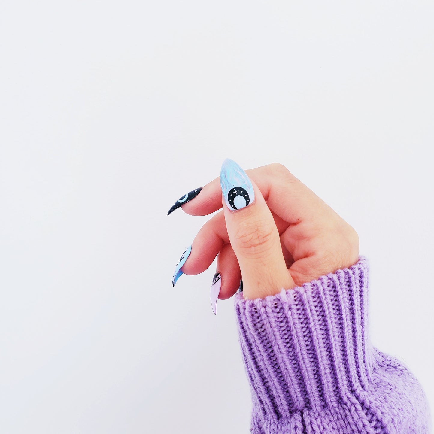 WITCHY PRESS ON NAILS KIT